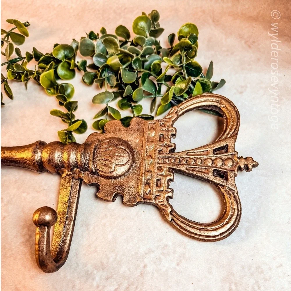 Ornate Skeleton Key Wall‎ Hanging Coat Rack